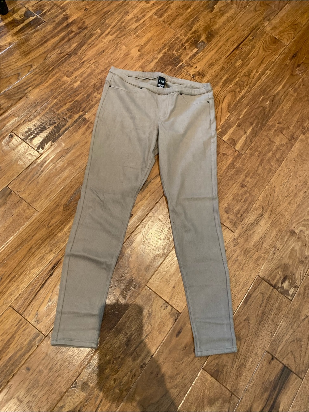 Women’s HUE Slim Straight Khaki Pants